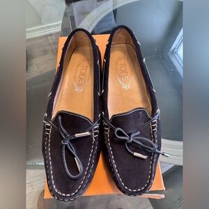 Tod’s women’s loafers. Navy. Size 37.5. See pics for condition